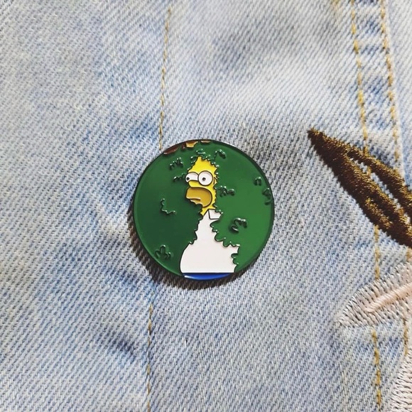 Homer Simpson Hiding in Bush Meme Enamel Pin Funny The Simpsons Brooch Badge - Picture 6 of 6